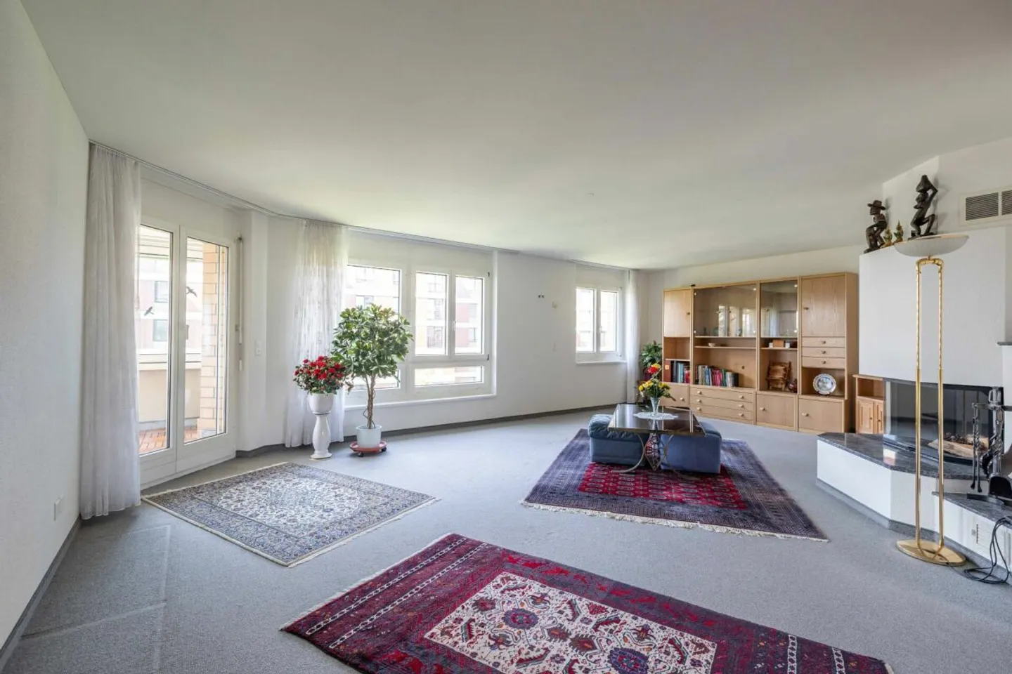 Grosszügige 4.5-Zimmer-Wohnung - ruhig, hell und mit Blick ins Grüne. - Foto 2 von 13