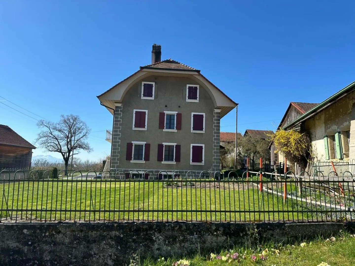 Bella Casa Familiare con Giardino - Foto 1 di 13