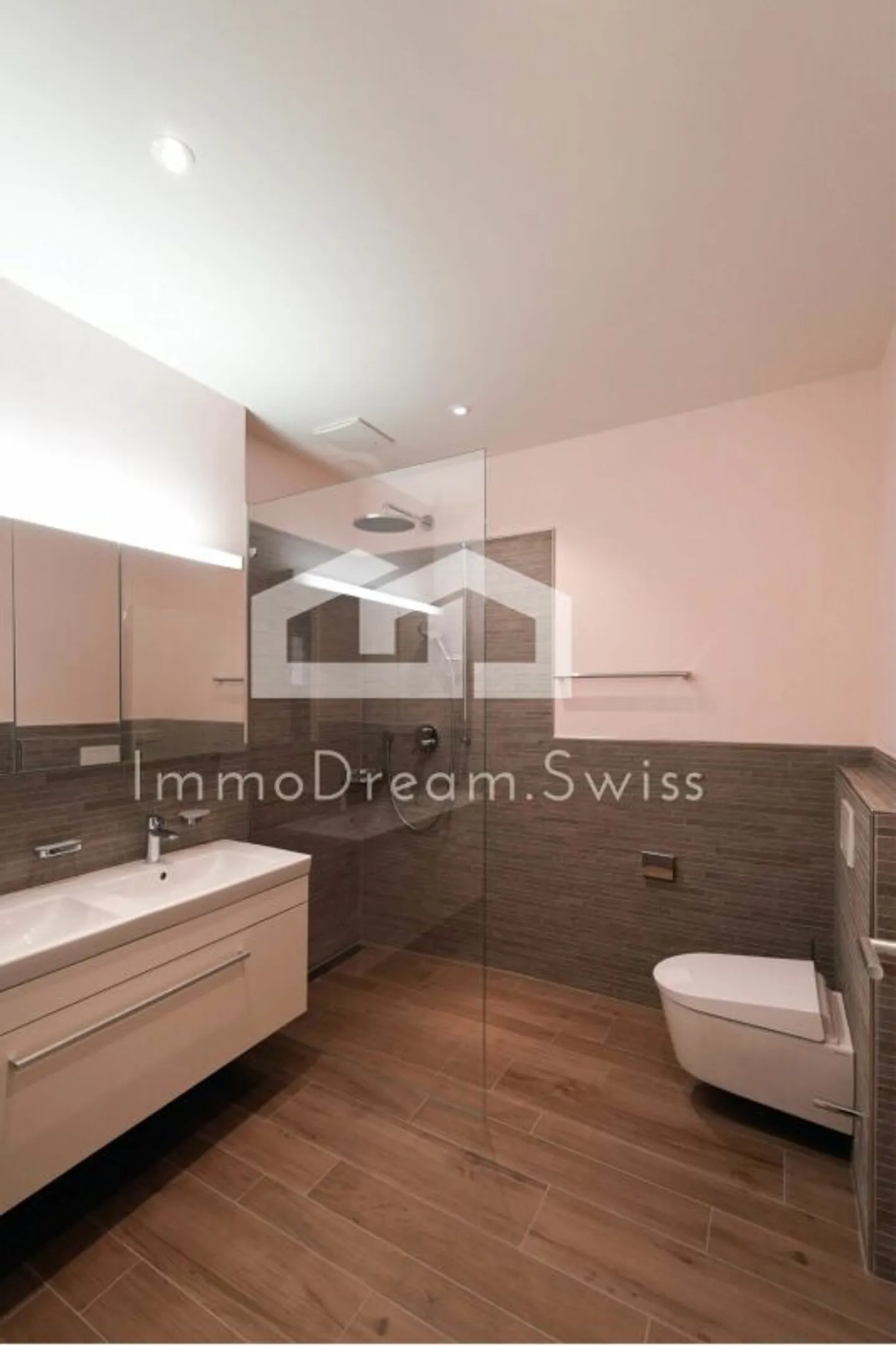 Moderne 4 ½ Zi. Eigentumswohnung, im 2.OG, mit traumhafter Aussicht auf den See, sowie in die Bergwelt - Foto 7 di 12