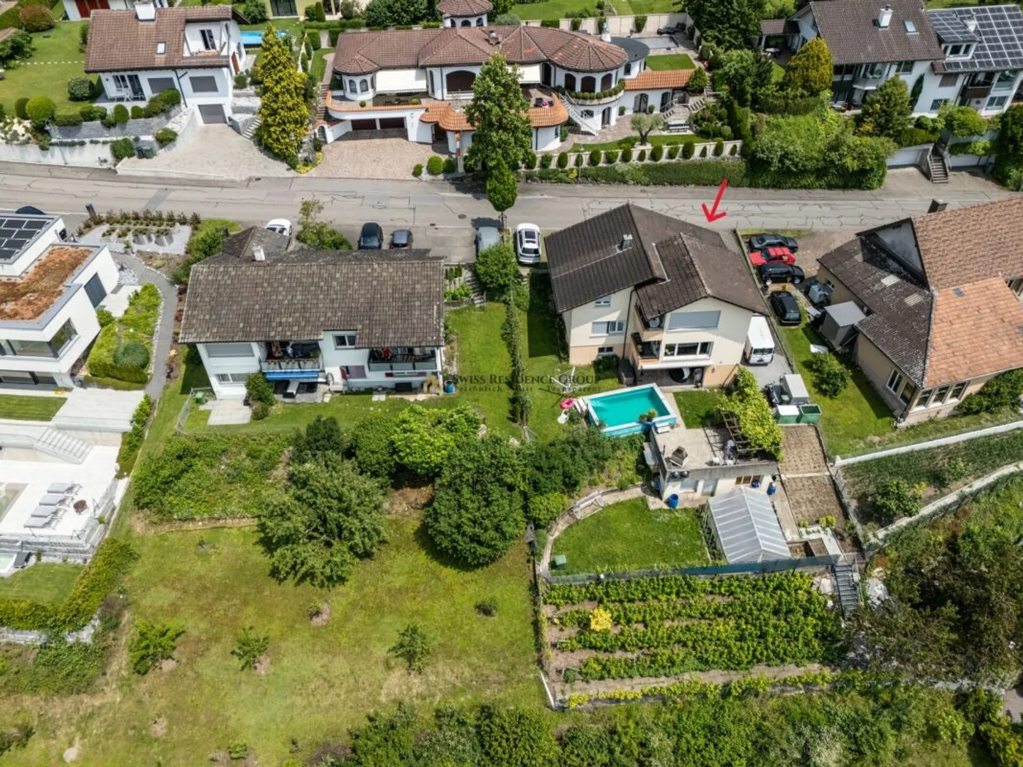 Wohnen mit Weitsicht: 7.5-Zimmer Einfamilienhaus mit Pool und grossem Garten - Photo 1 of 13
