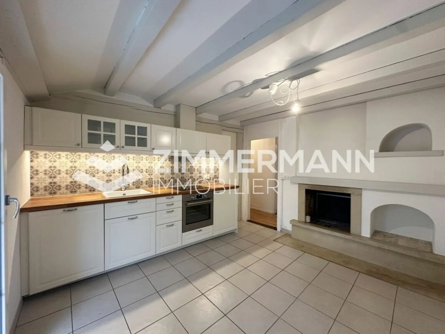 Charming flat with private entrance - Photo 3 of 7