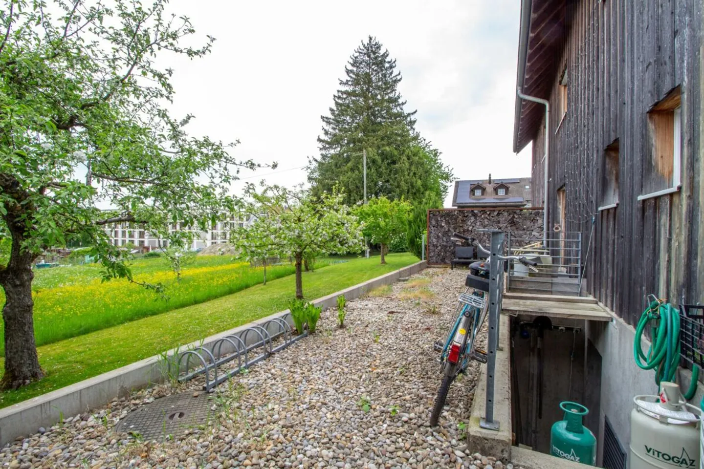 5.5-Room Semi-Detached House with Converted Attic and View - Photo 4 of 13