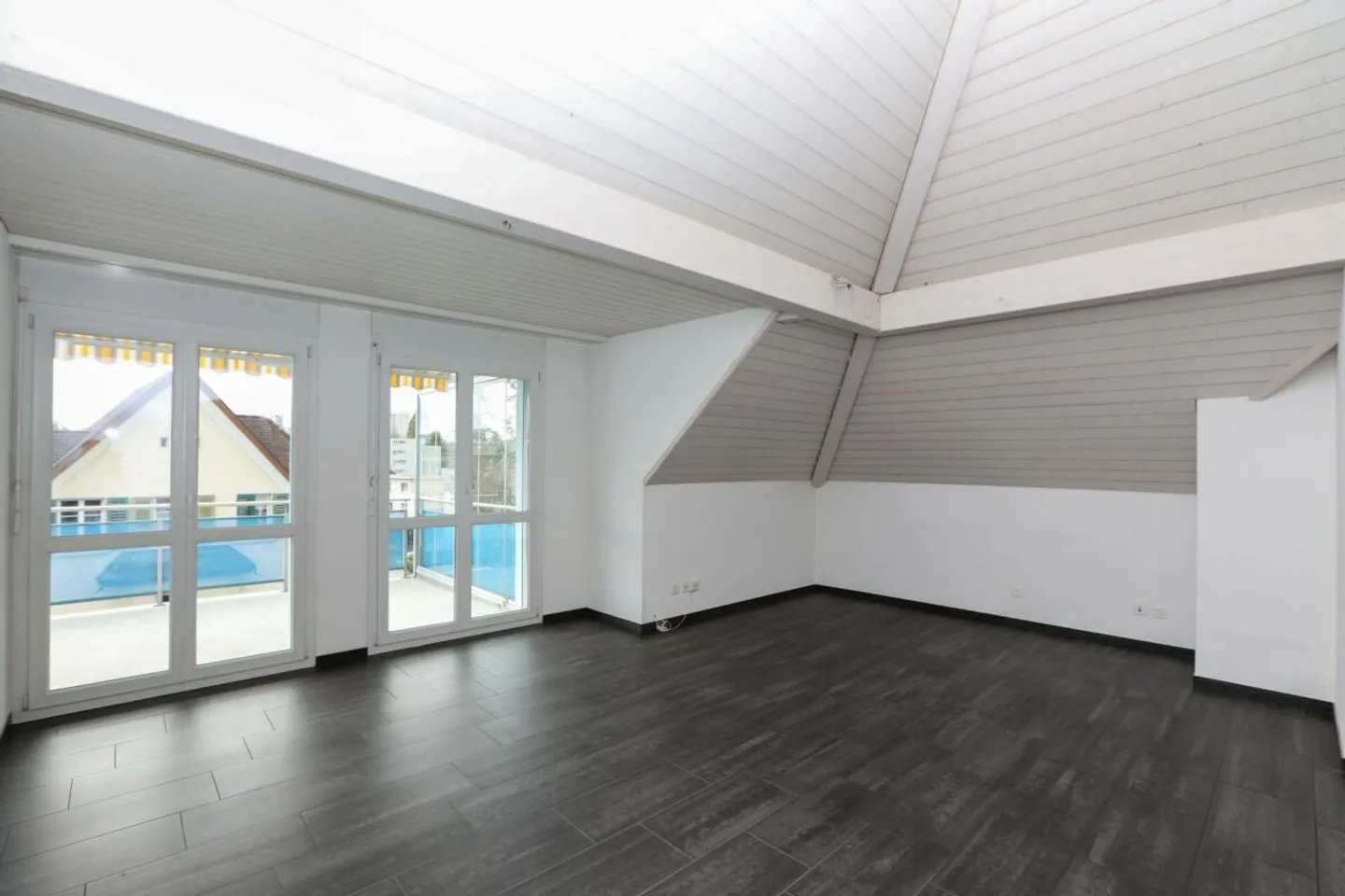 Penthouse with Gallery directly at the Train Station - Photo 3 of 10