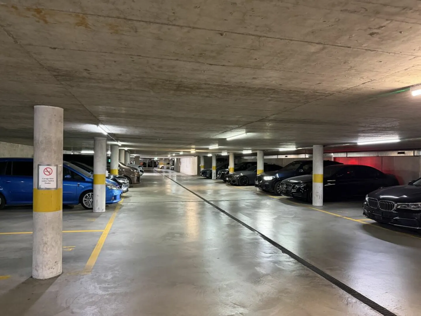 Versatile underground parking spaces with optimal highway access in Haag - Photo 2 of 5