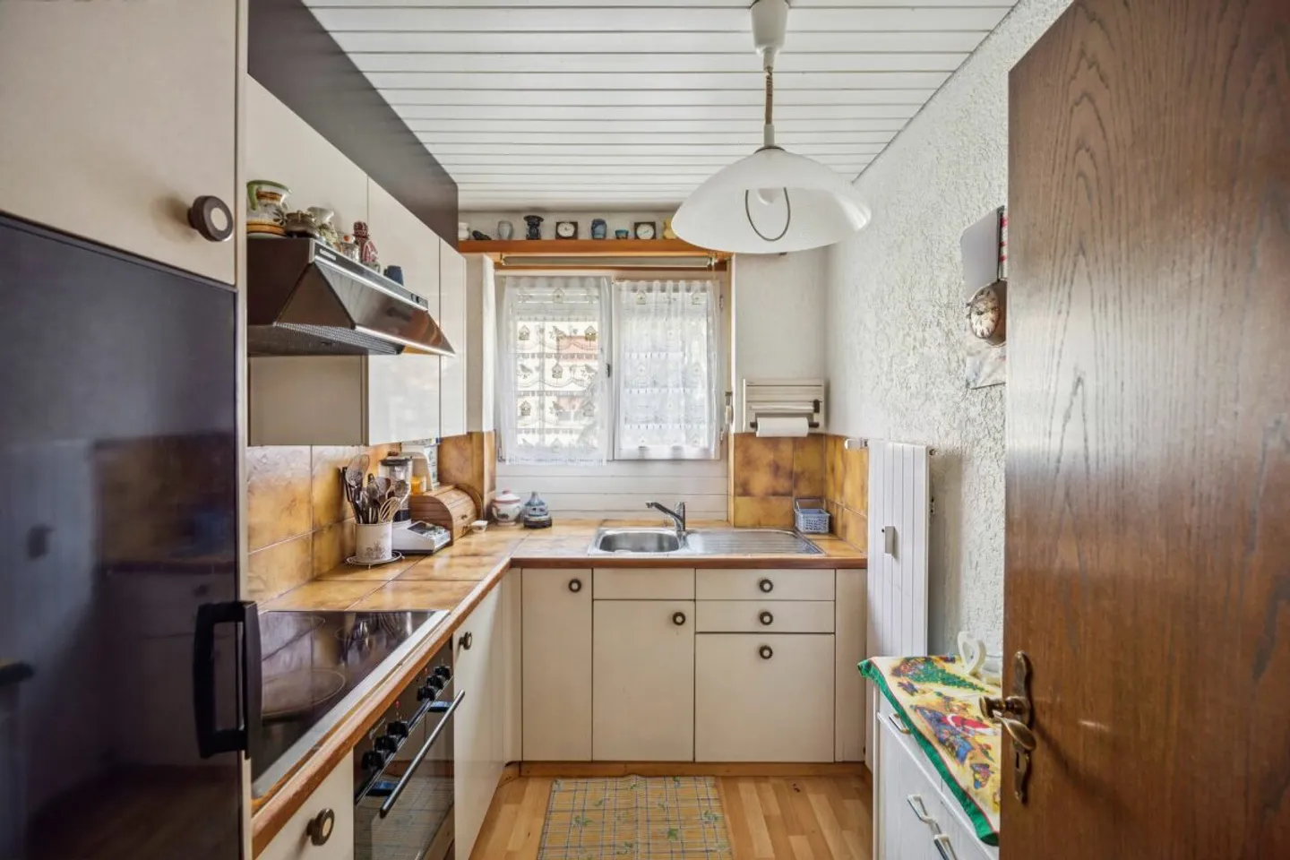 Centrally located 3-room apartment with balcony and quiet courtyard orientation - Photo 5 of 8