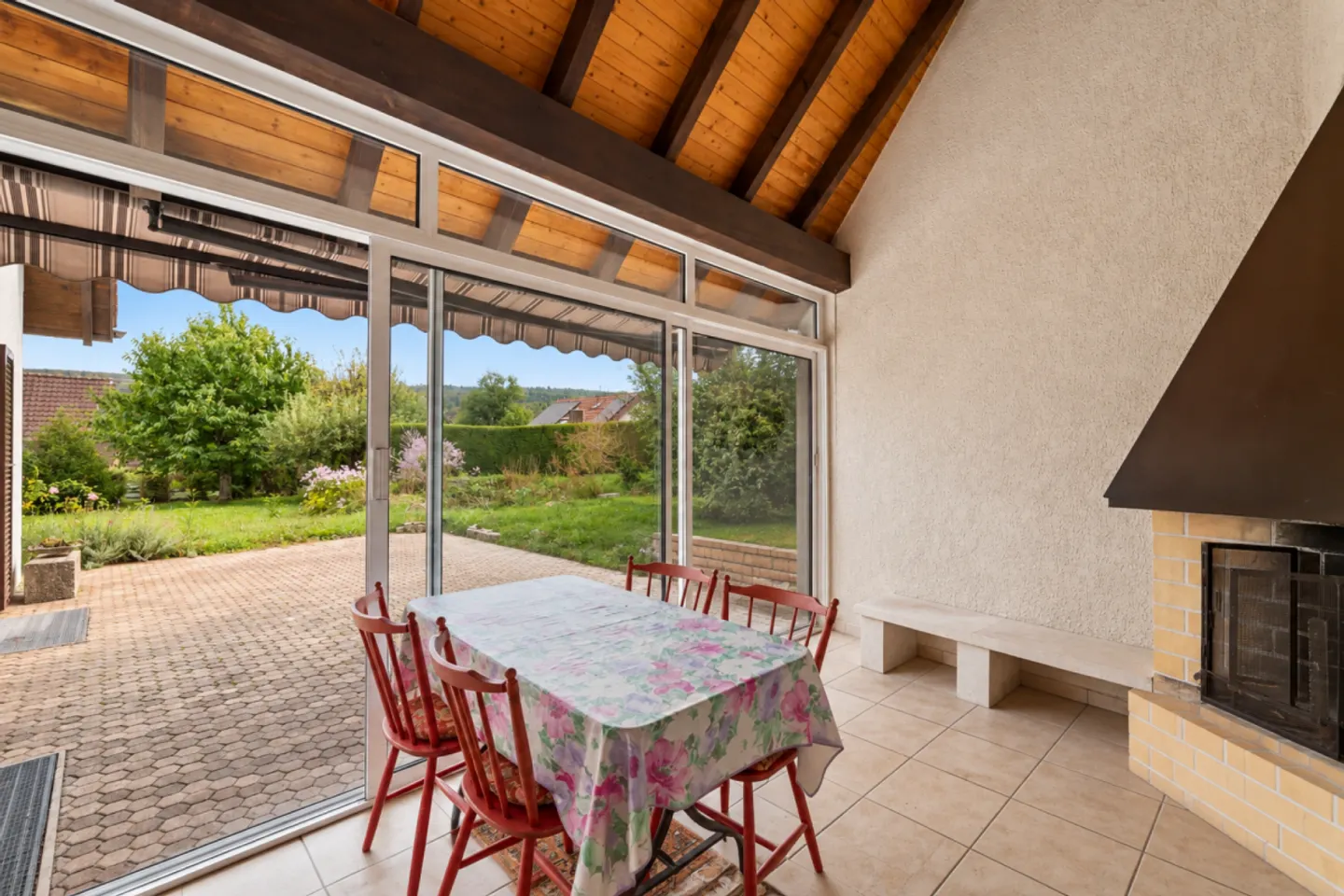 Country House Charm Meets Garden Paradise - Photo 9 of 13