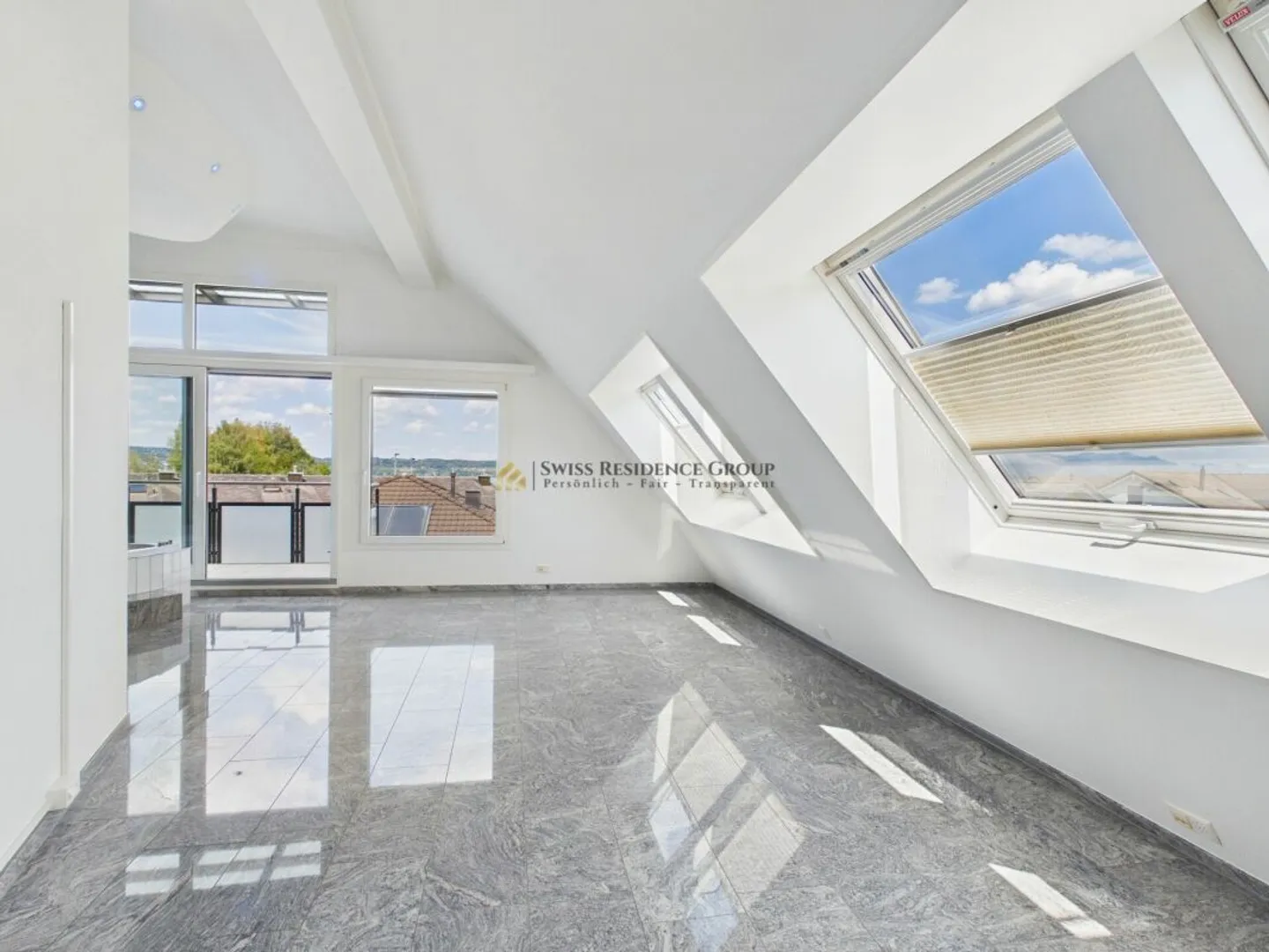 Exclusive with breathtaking lake view - private rooftop terrace - wellness oasis - Photo 10 of 13