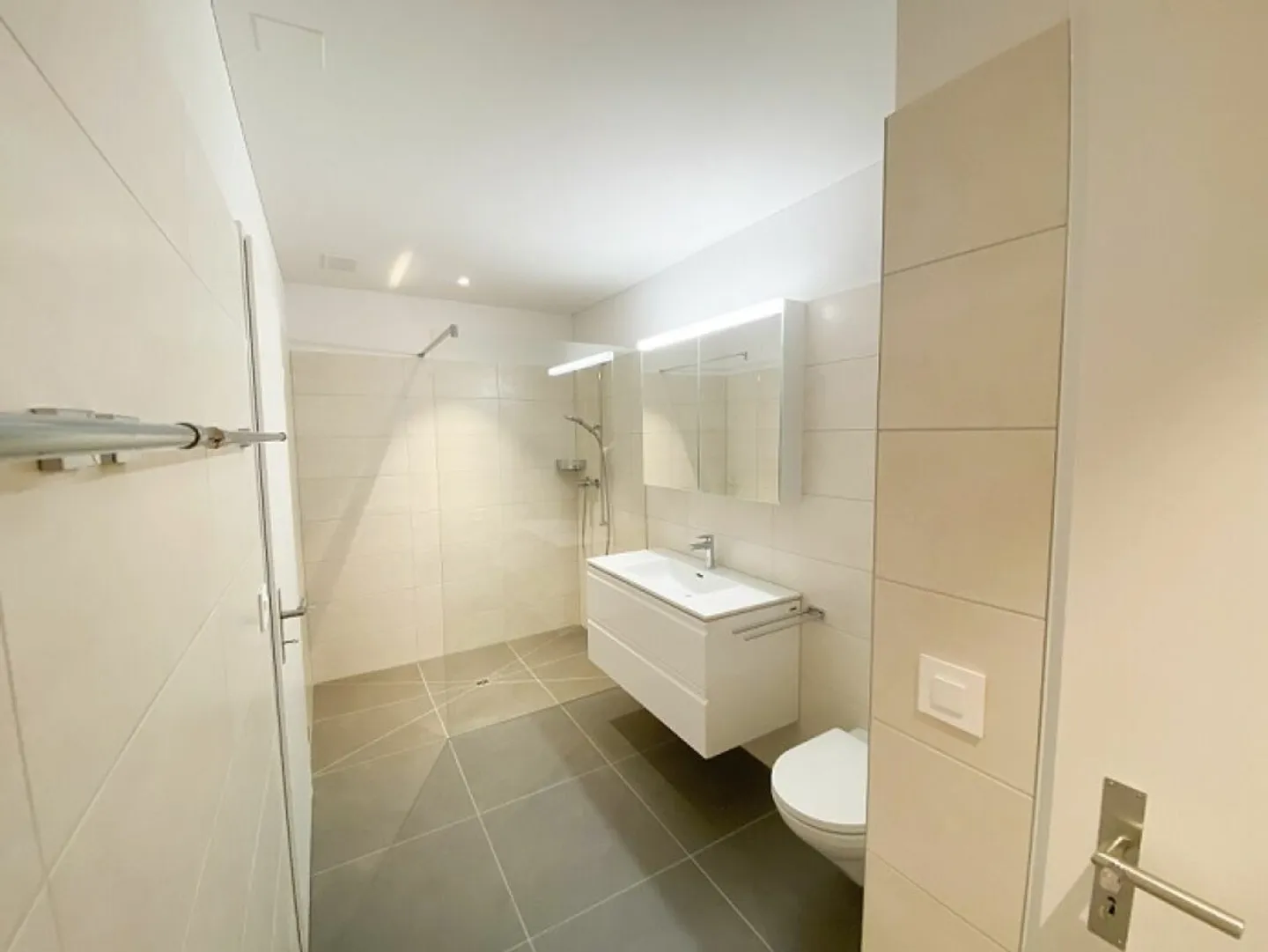 Modernes Apartment im Lindenpark - Foto 4 von 6