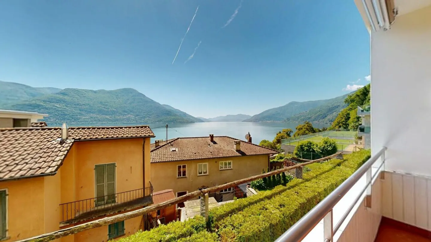 A house with a view and soul - Photo 2 of 10