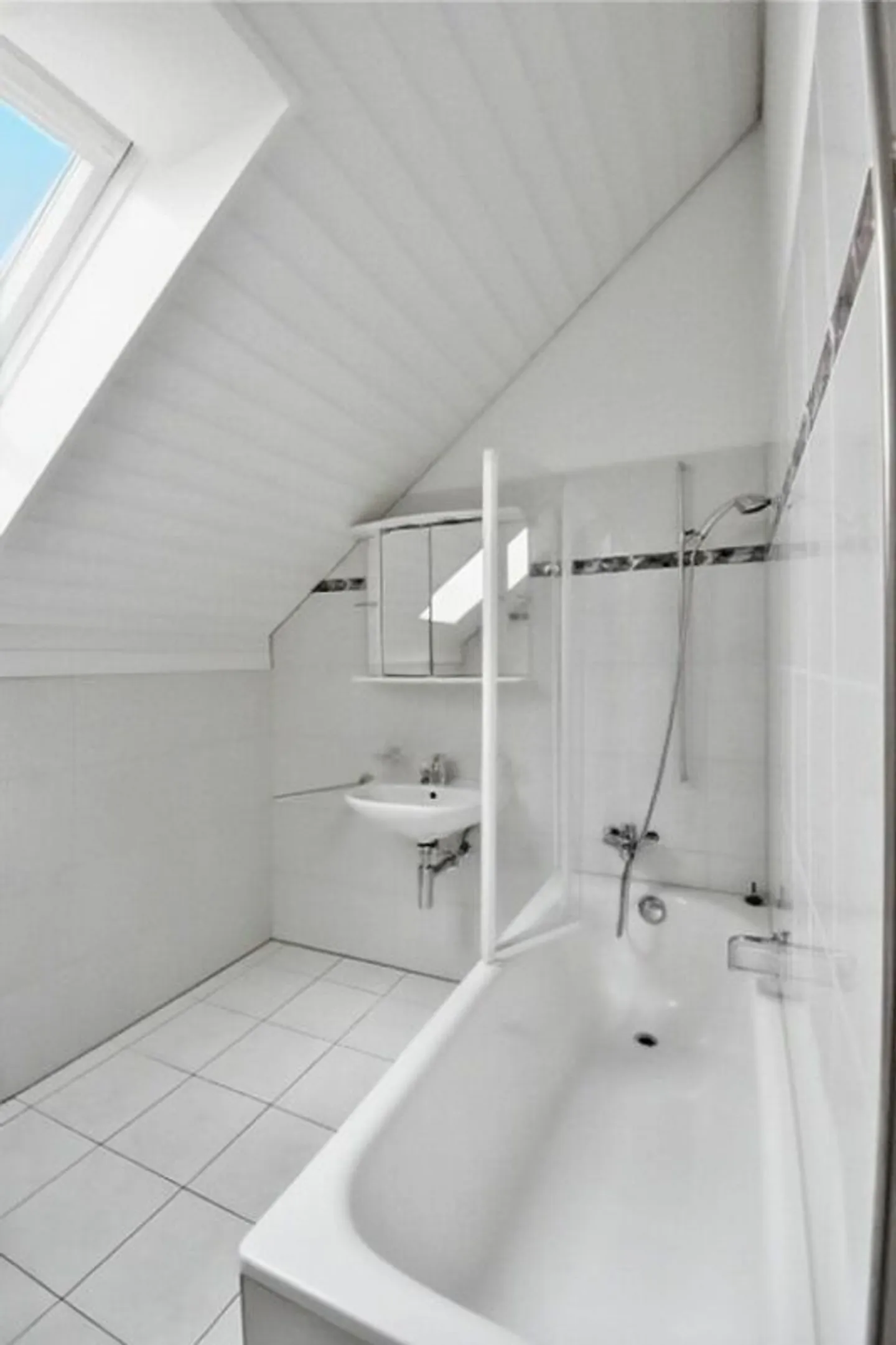 Quiet 1.5-room apartment in idyllic location - Photo 8 of 10