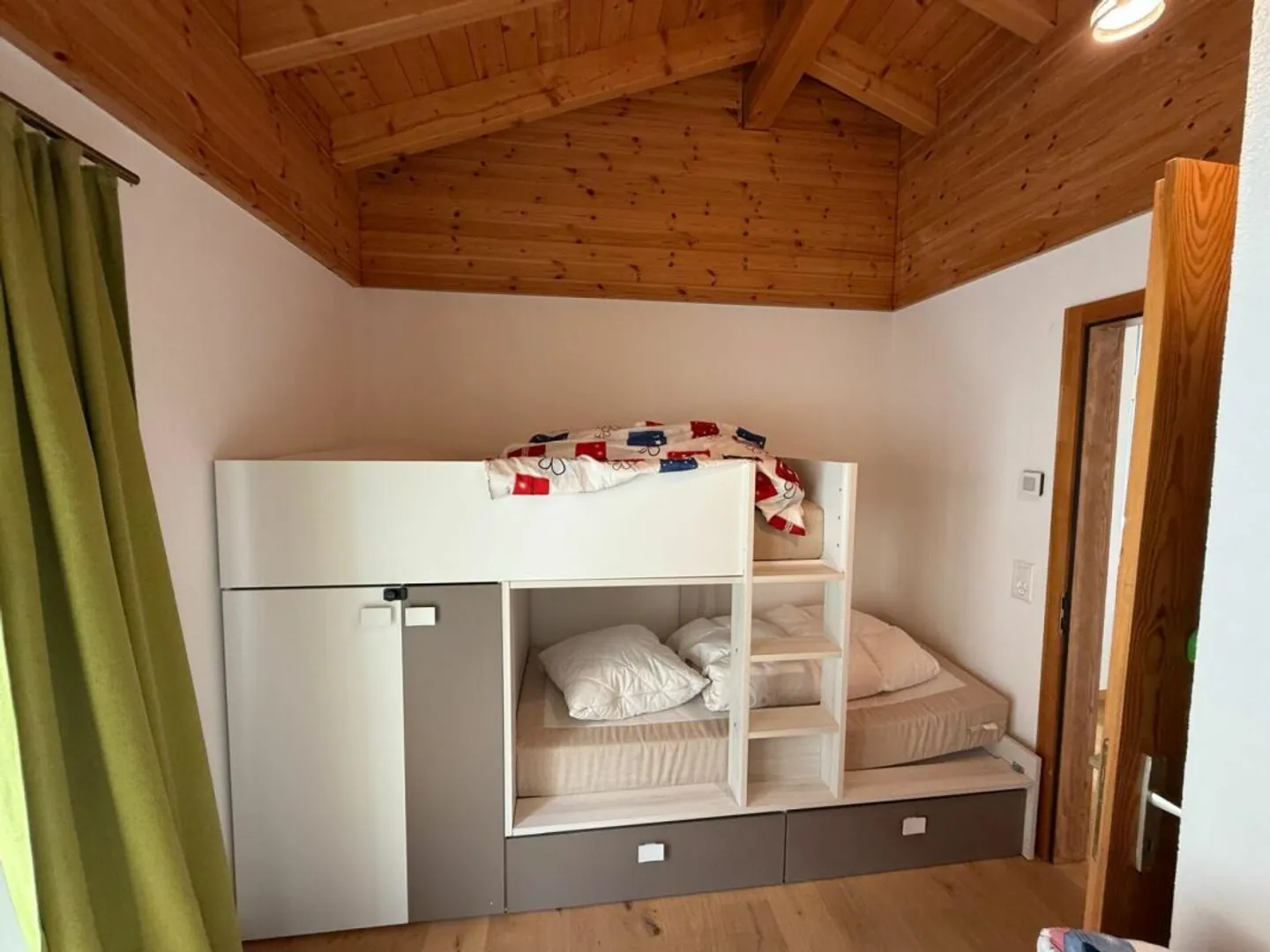 Elegant Swiss Chalet Retreat - Photo 12 of 13