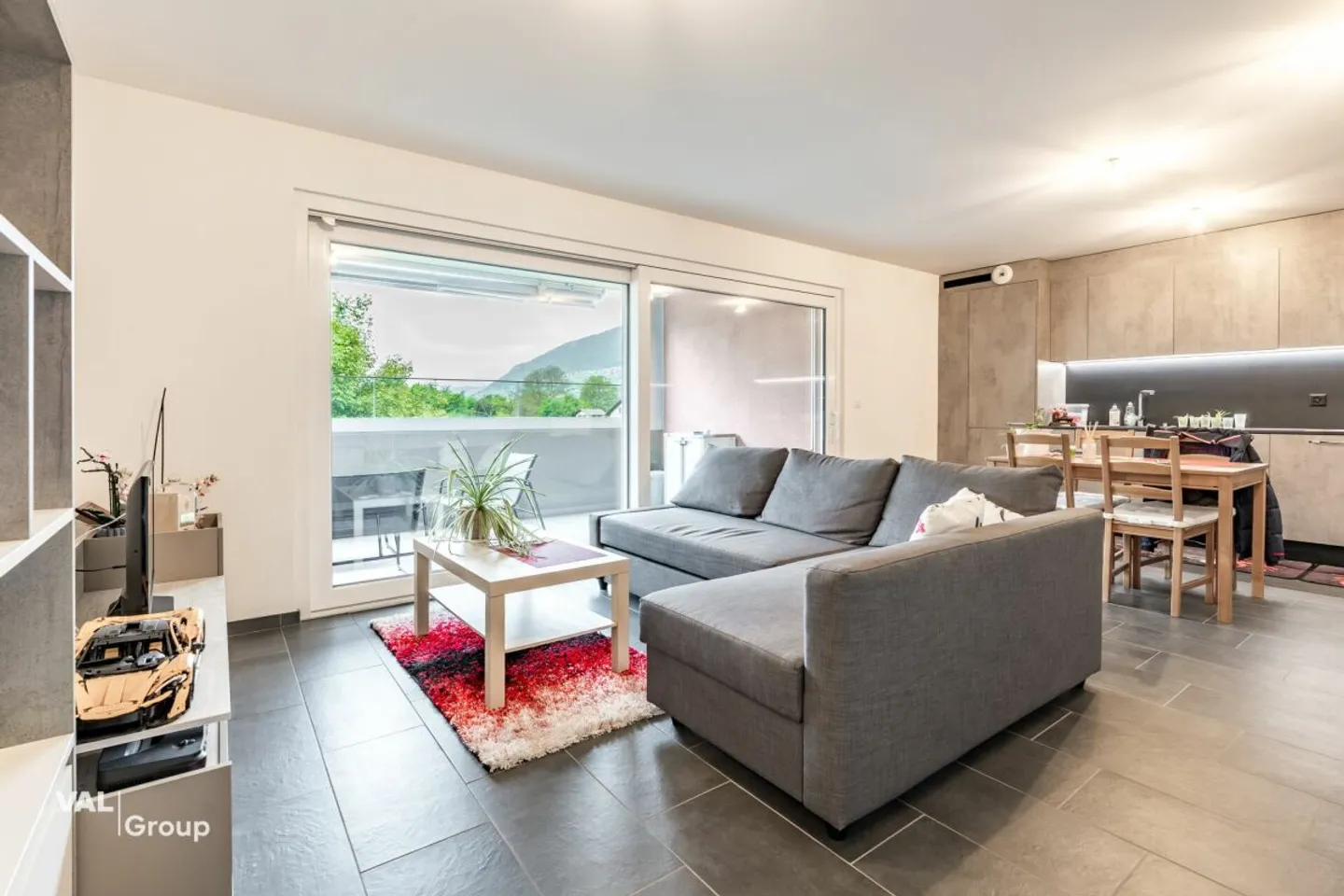 Charming apartment in a village where life is good - Photo 2 of 10