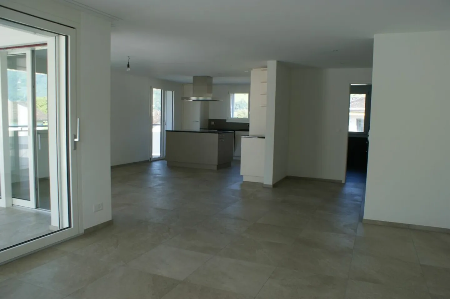 Appartement spacieux à Buochs - Photo 2 sur 11