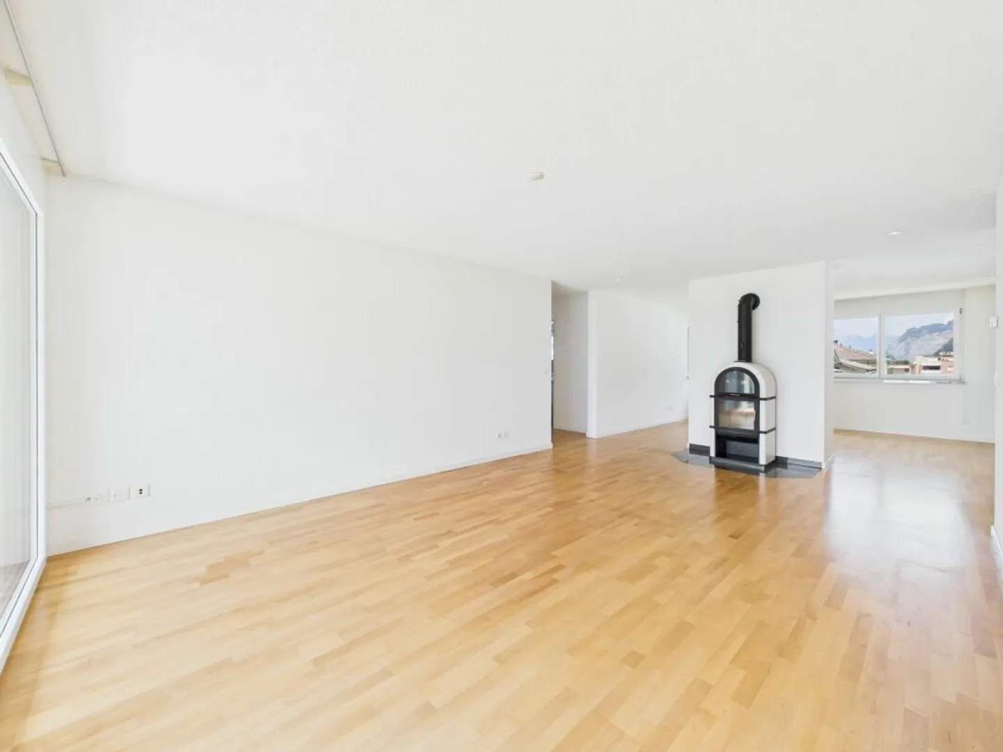 House feeling without garden work - Photo 3 of 9