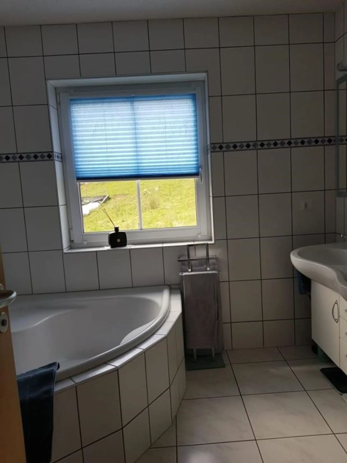 Moderne und grosszügige 3.5-Zi-Gartenwohnung mit Garage - Foto 11 von 13