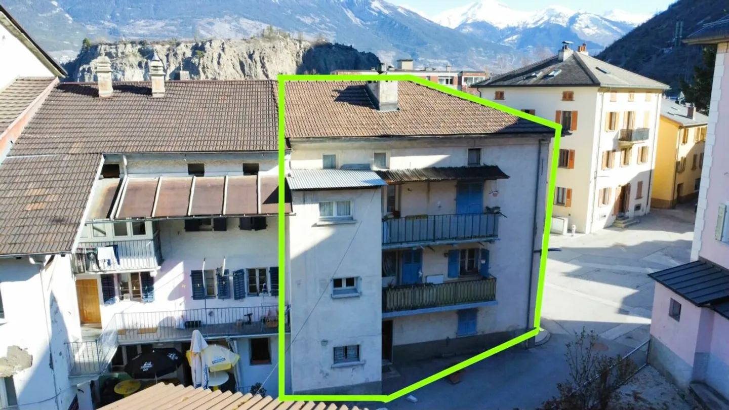 Multi-apartment village house in the center of Chippis - Photo 4 of 13