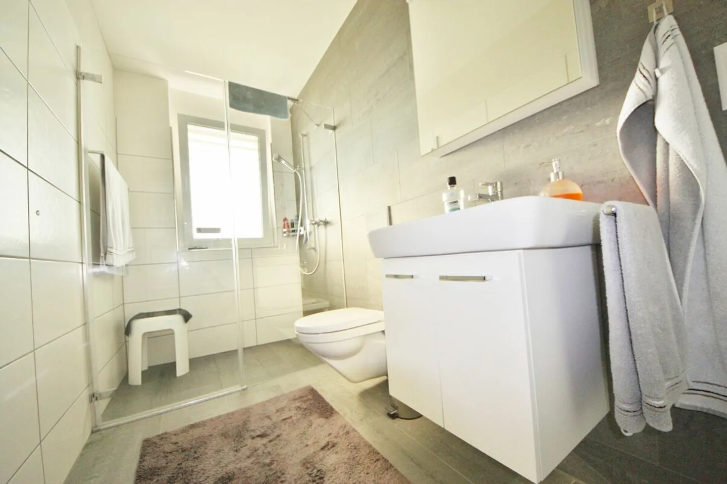 Attractive 4.5-room apartment on the 1st floor in a quiet location - Photo 10 of 13