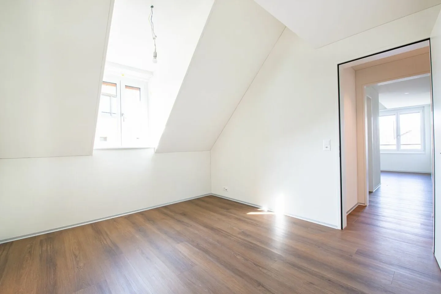 Appartement en Attique Moderne au Cœur de Nänikon - Photo 7 sur 11