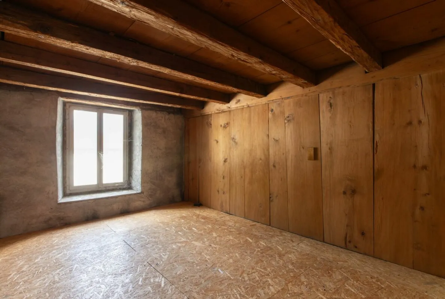 Spacious Single Family Home - Photo 9 of 11
