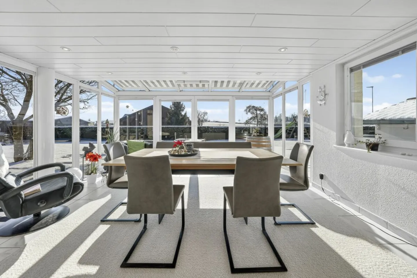 Casa familiare indipendente con molto spazio, idillio da giardino e tecnologia sostenibile - Foto 8 di 13