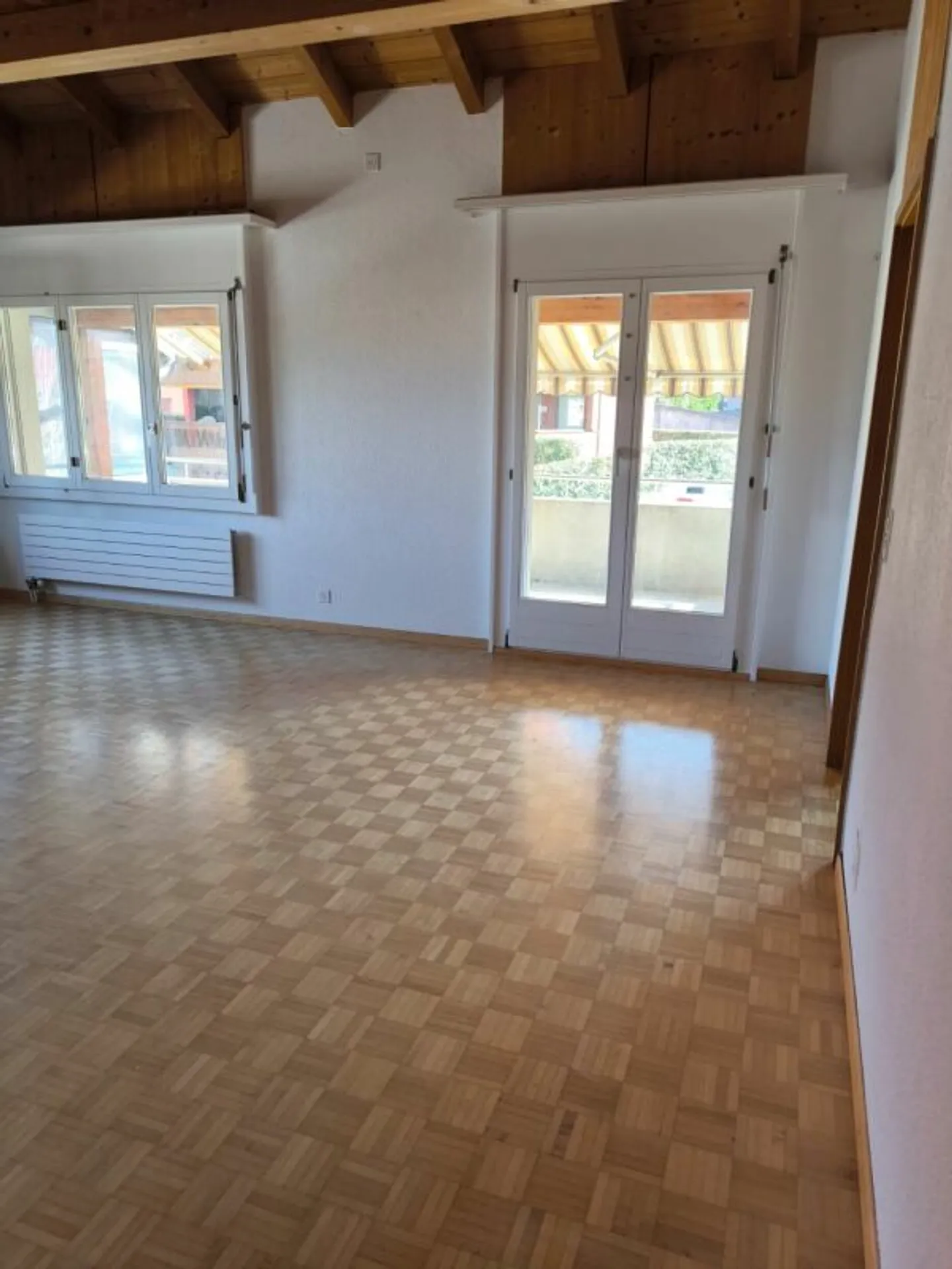 Ampio appartamento di 4,5 locali con galleria aggiuntiva - Foto 6 di 13