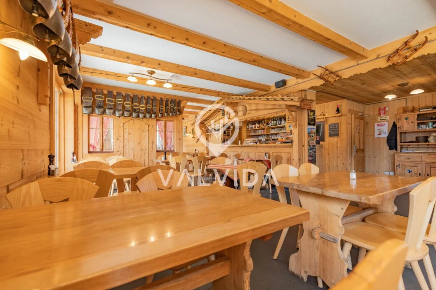 Restaurant entièrement équipé dans un emplacement privilégié de Morgins, directement à la télécabine de Portes du Soleil - Bien d'investissement avec un potentiel d'utilisation polyvalent - Photo 4 sur 13
