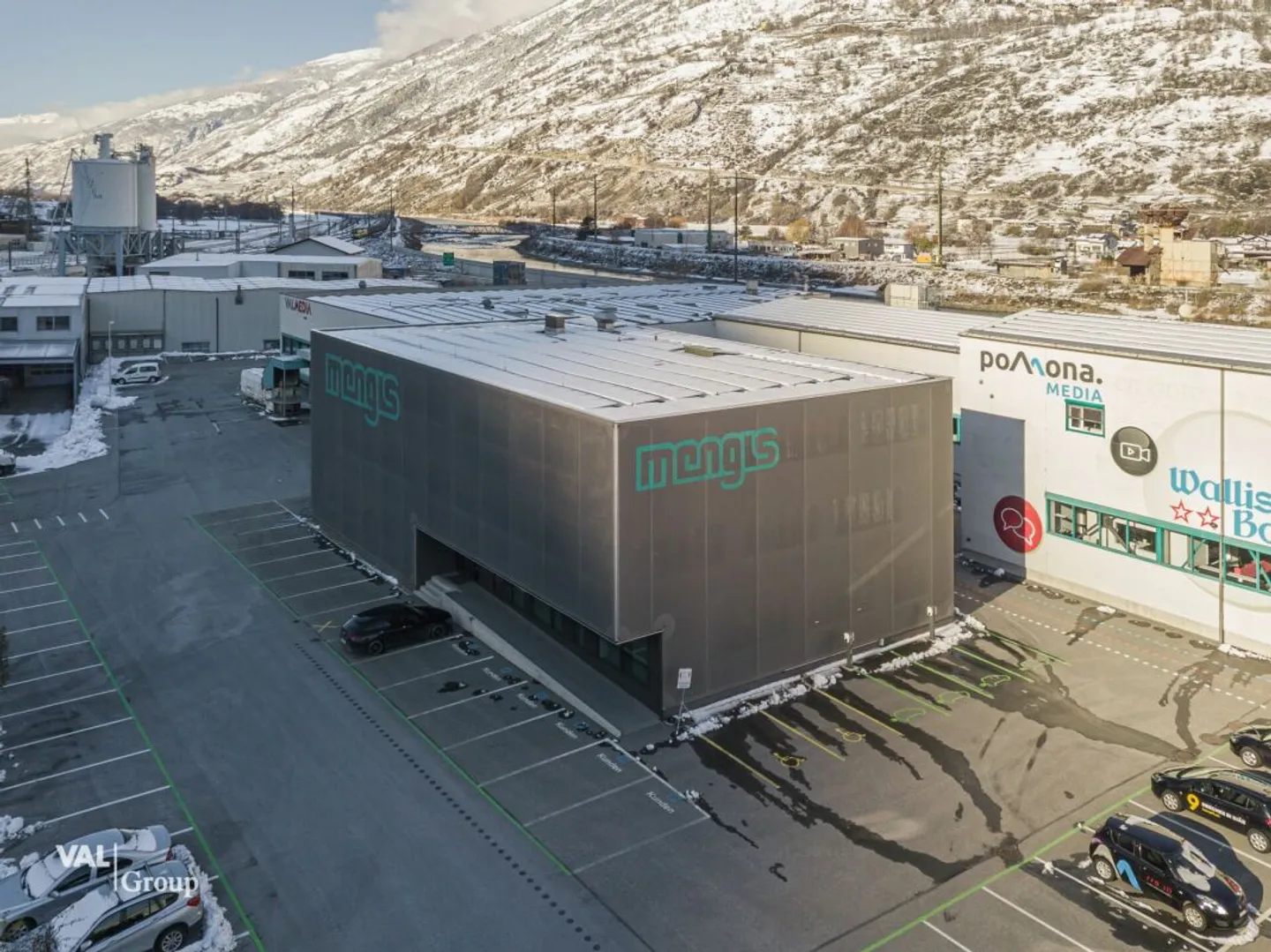 Moderner Gewerbekomplex in Visp - Foto 1 von 13