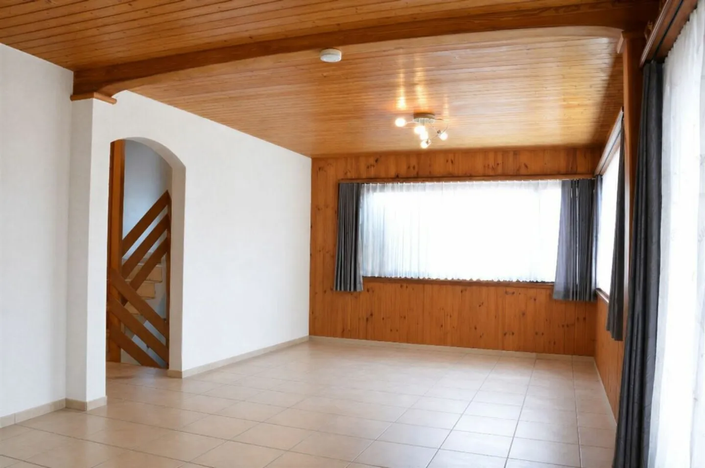 6-room single-family house in a very quiet and sunny location with partial view of Hallwilersee - Photo 9 of 13