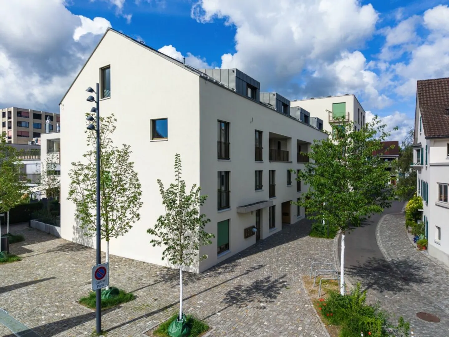 Modern 4.5 Room Maisonette Apartment with Loggia and Parking Space - Photo 1 of 13