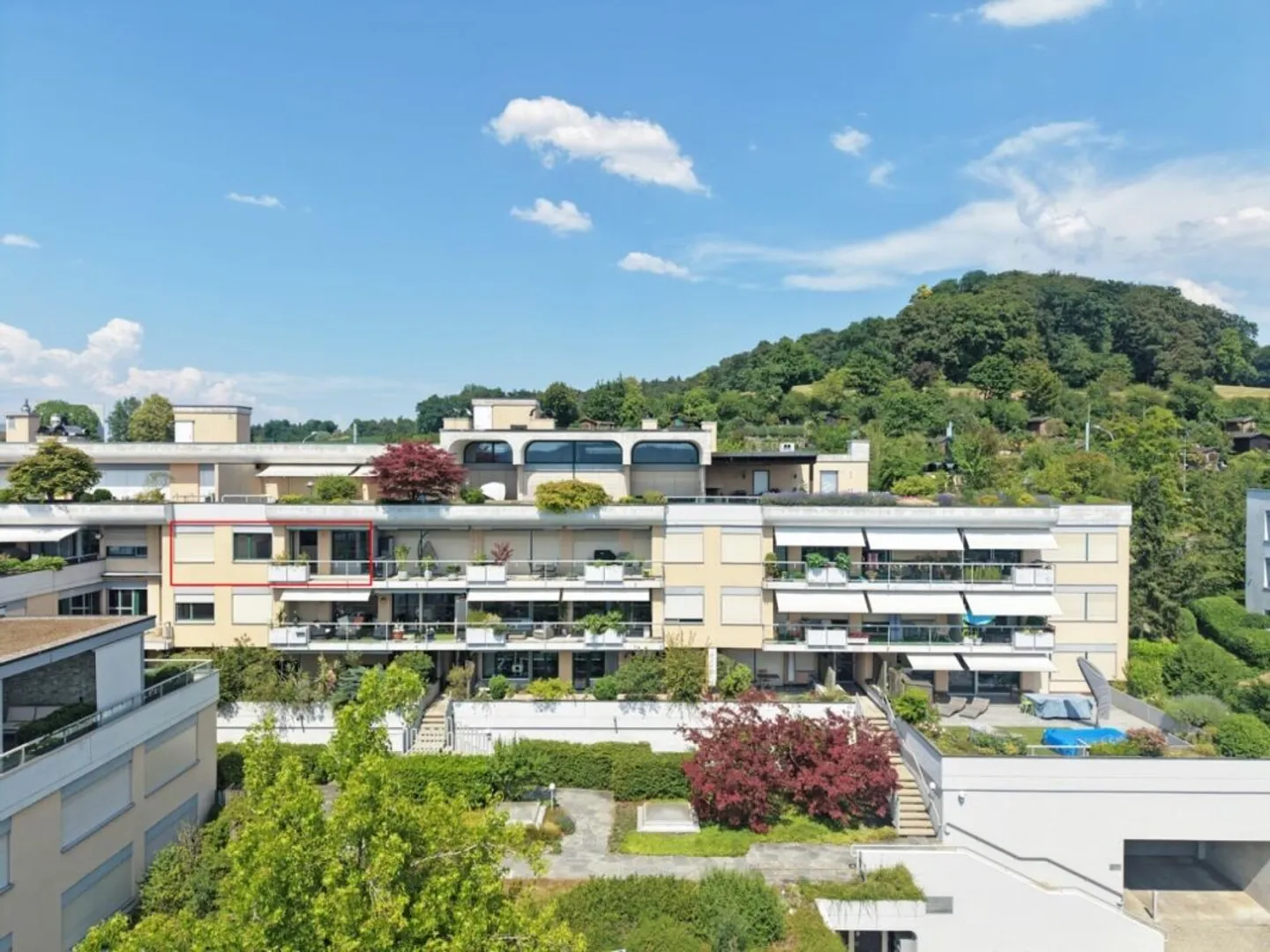 Vivere in una posizione ambita con vista - Foto 2 di 13
