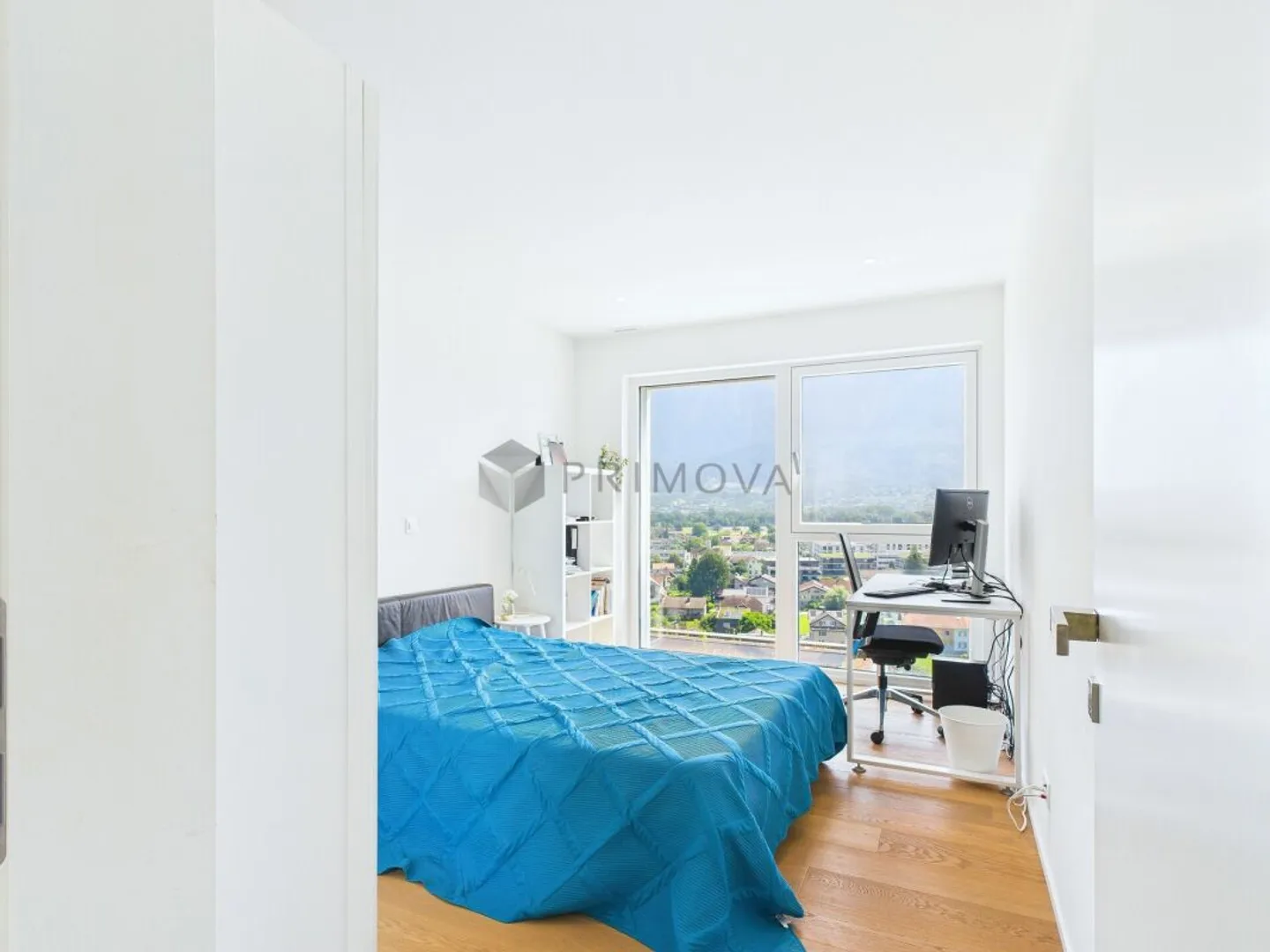 Stylish Architect House with Timeless Elegance - Photo 12 of 13