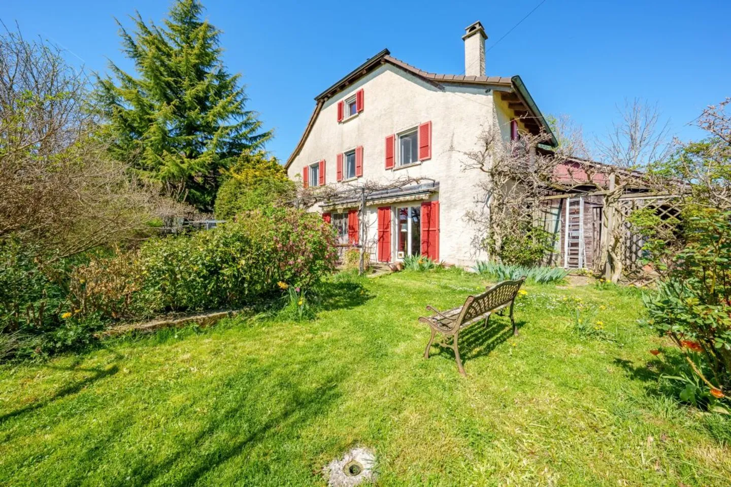Maison mitoyenne d'angle de 5.5 pièces avec grand jardin - Foto 1 di 13