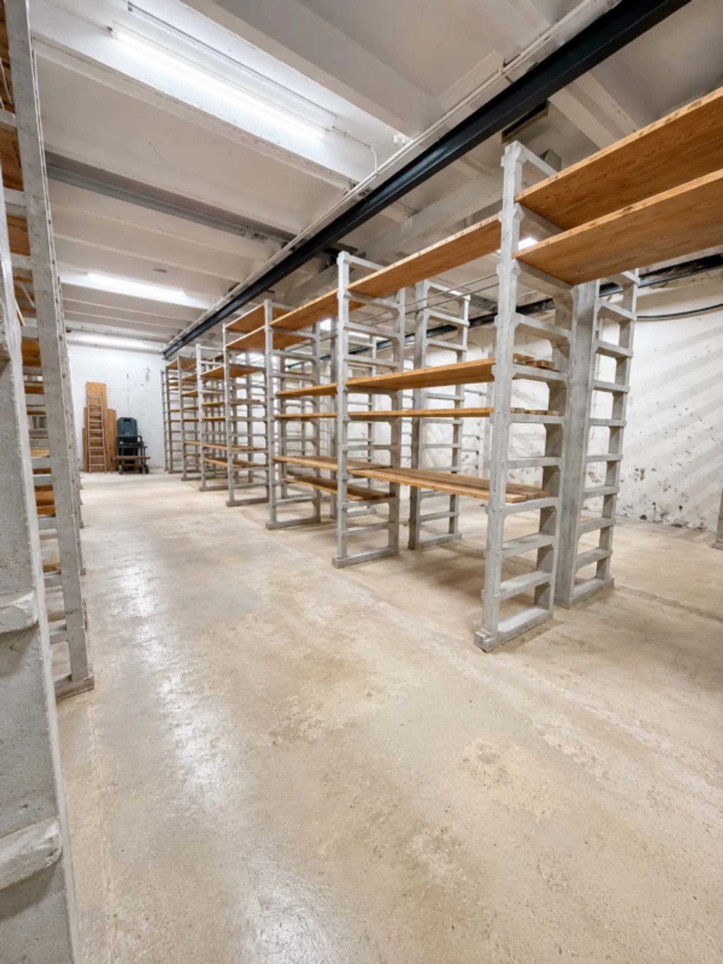 Versatile commercial space with storage area - Photo 8 of 8