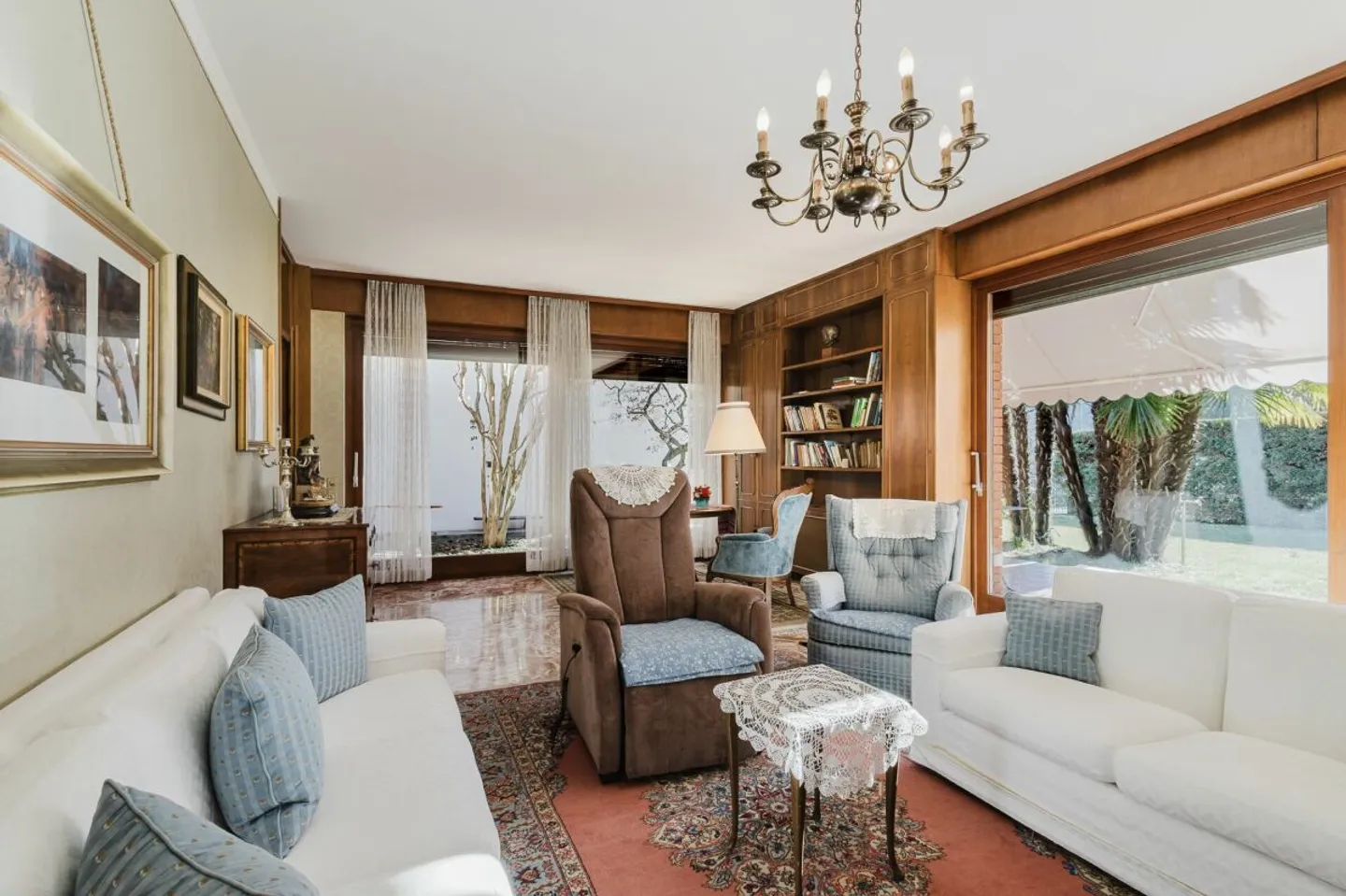 Splendida villa signorile immersa nel verde del proprio parco - Foto 7 di 13
