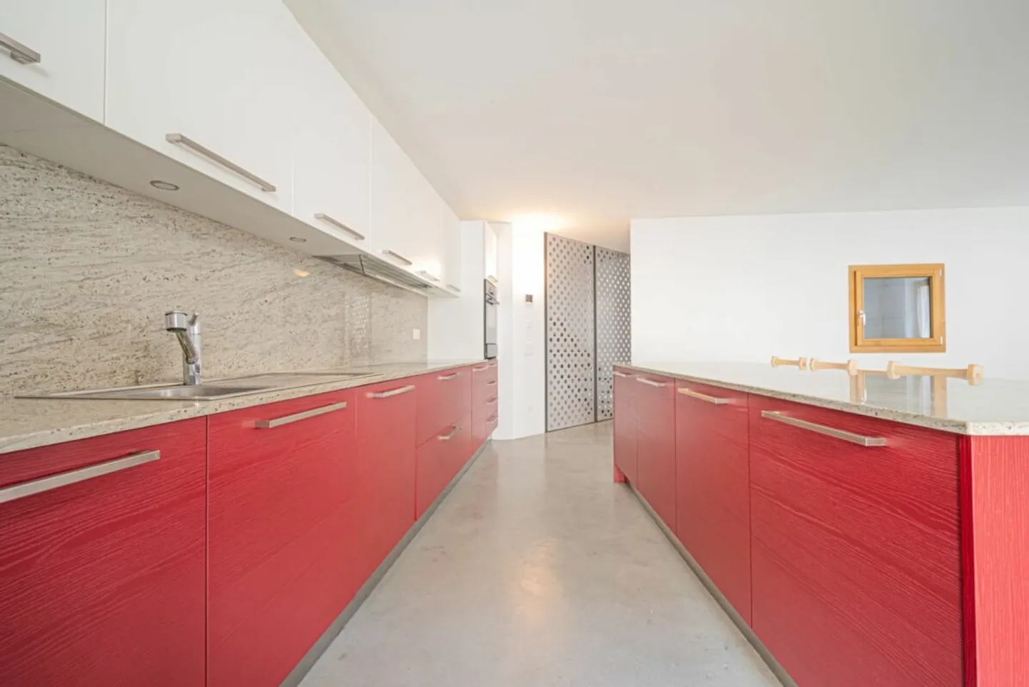 Stunning designer house for rent - Photo 4 of 11