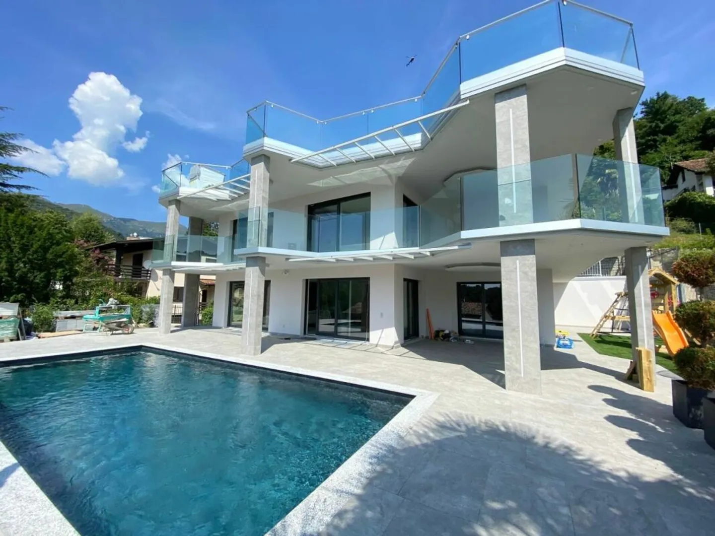 MODERN LUXURY VILLA WITH POOL AND PANORAMIC ROOFTOP - Photo 2 of 13