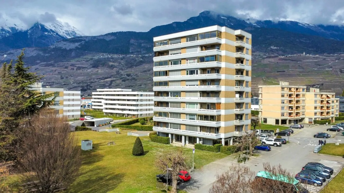 Appartement spacieux à Conthey - Photo 3 sur 13