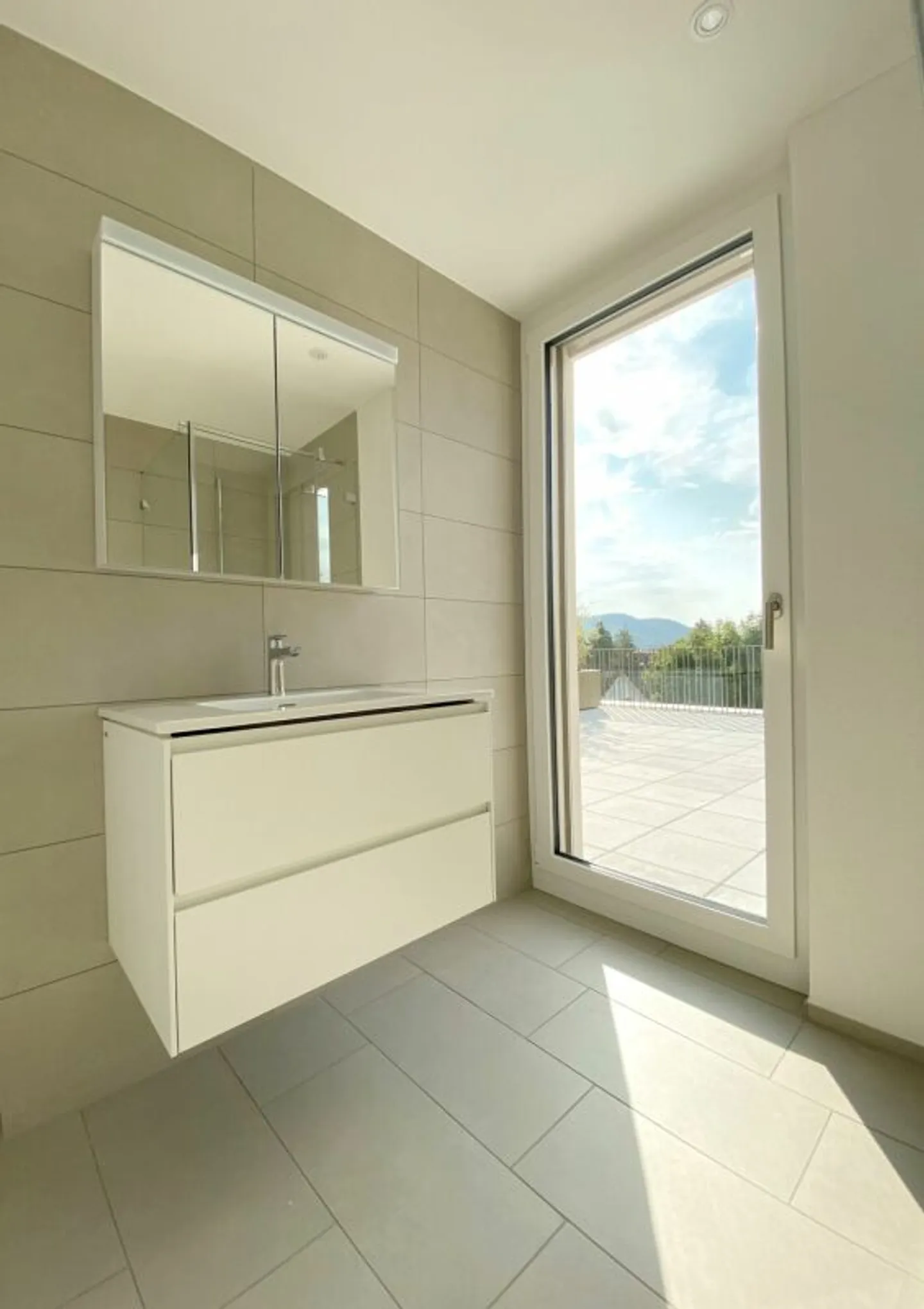 Erstvermietung: Moderne 2.5-Zimmer Attika-Neubauwohnung - Photo 4 sur 8