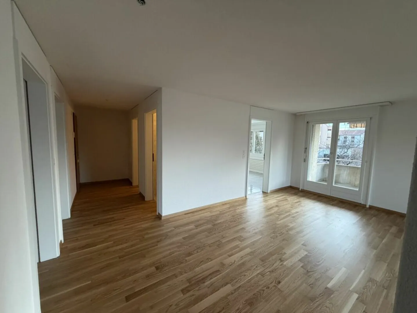 Appartement lumineux de 4.5 pièces avec grand balcon - Photo 11 sur 13