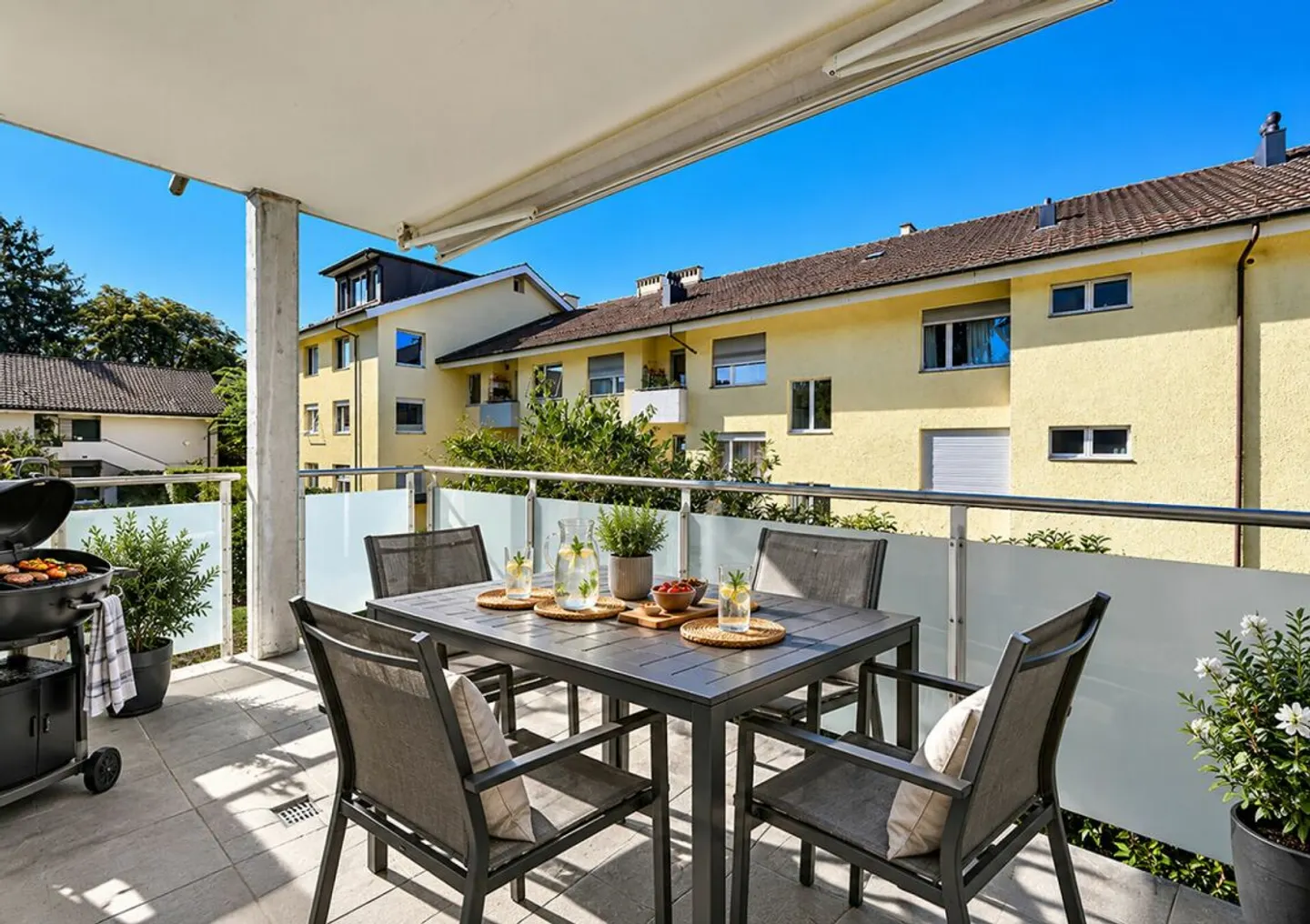 Appartement de 4,5 pièces avec balcon dans un emplacement calme à Herrliberg, favorable aux impôts - Photo 10 sur 13