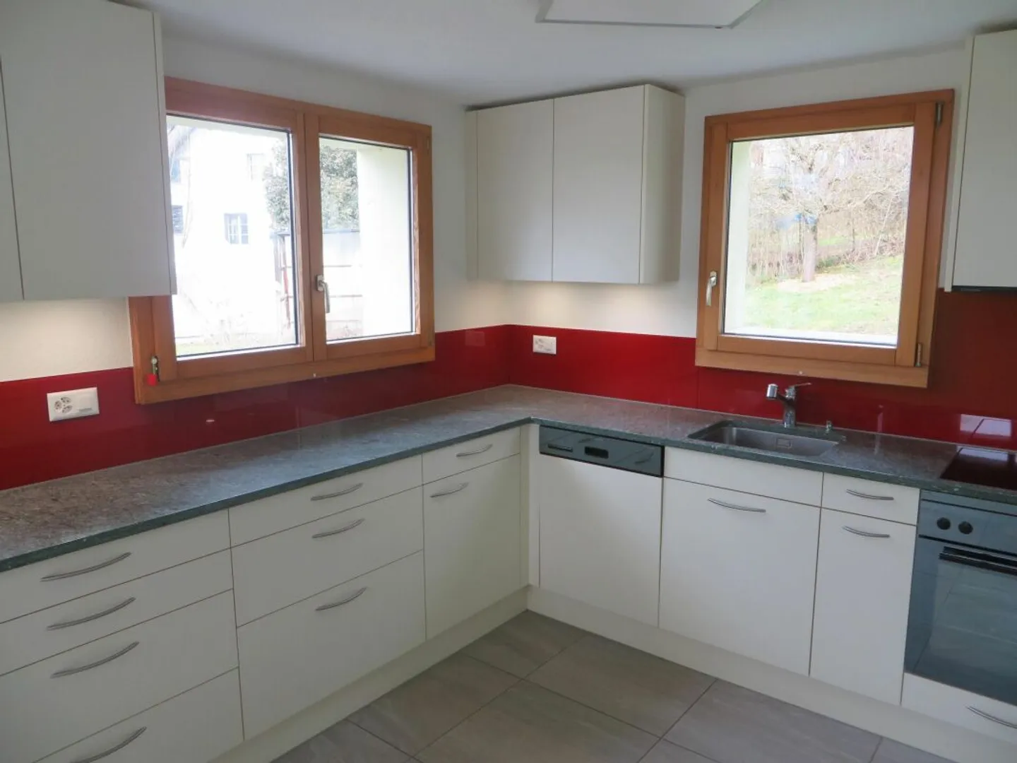 Maison individuelle inhabituelle avec grand jardin - Photo 4 sur 13