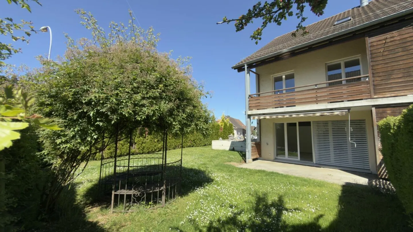 Votre nouvelle maison avec jardin - bien entretenue, spacieuse et prête à emménager - Photo 3 sur 13