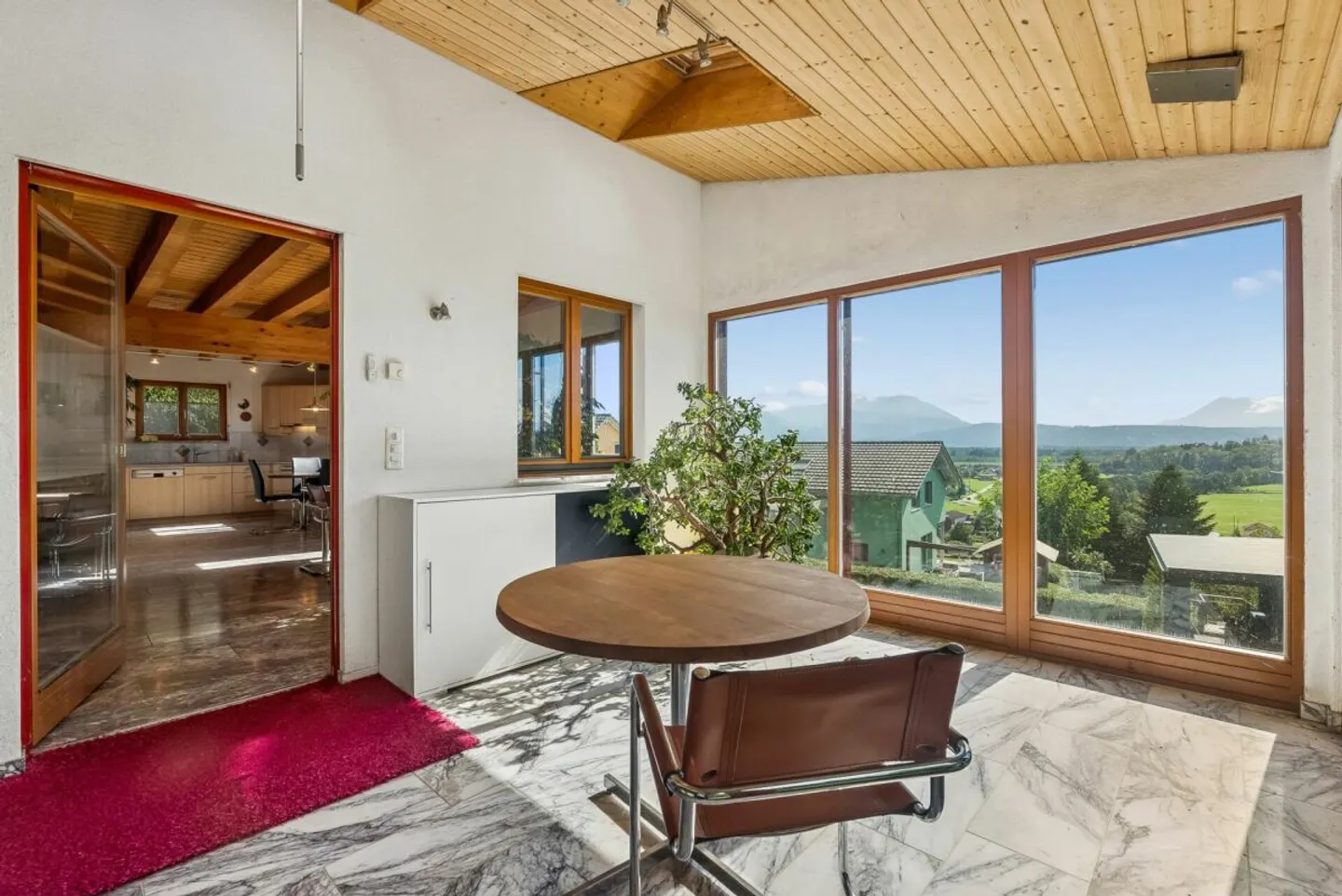 Maison spacieuse avec vue sur la vallée du Rhin - Photo 6 sur 10