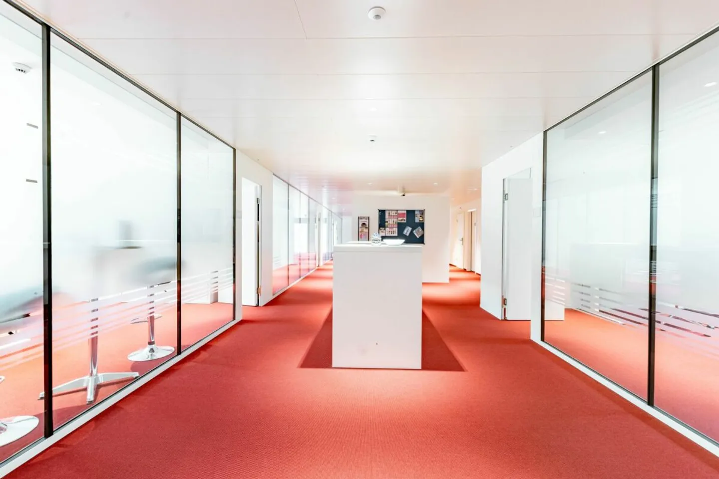 Il tuo nuovo ufficio e spazio commerciale spazioso a Matten vicino a Interlaken - Foto 3 di 13