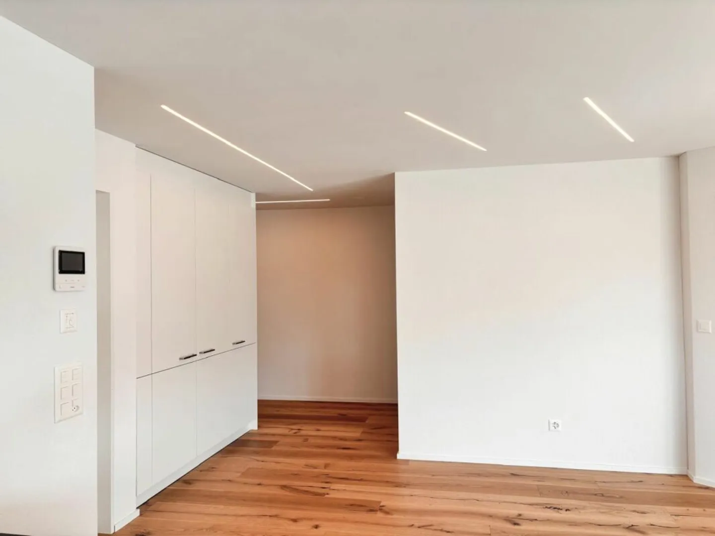 Appartamento nuovo luminoso di 3,5 stanze con balcone soleggiato in posizione tranquilla - Foto 7 di 9