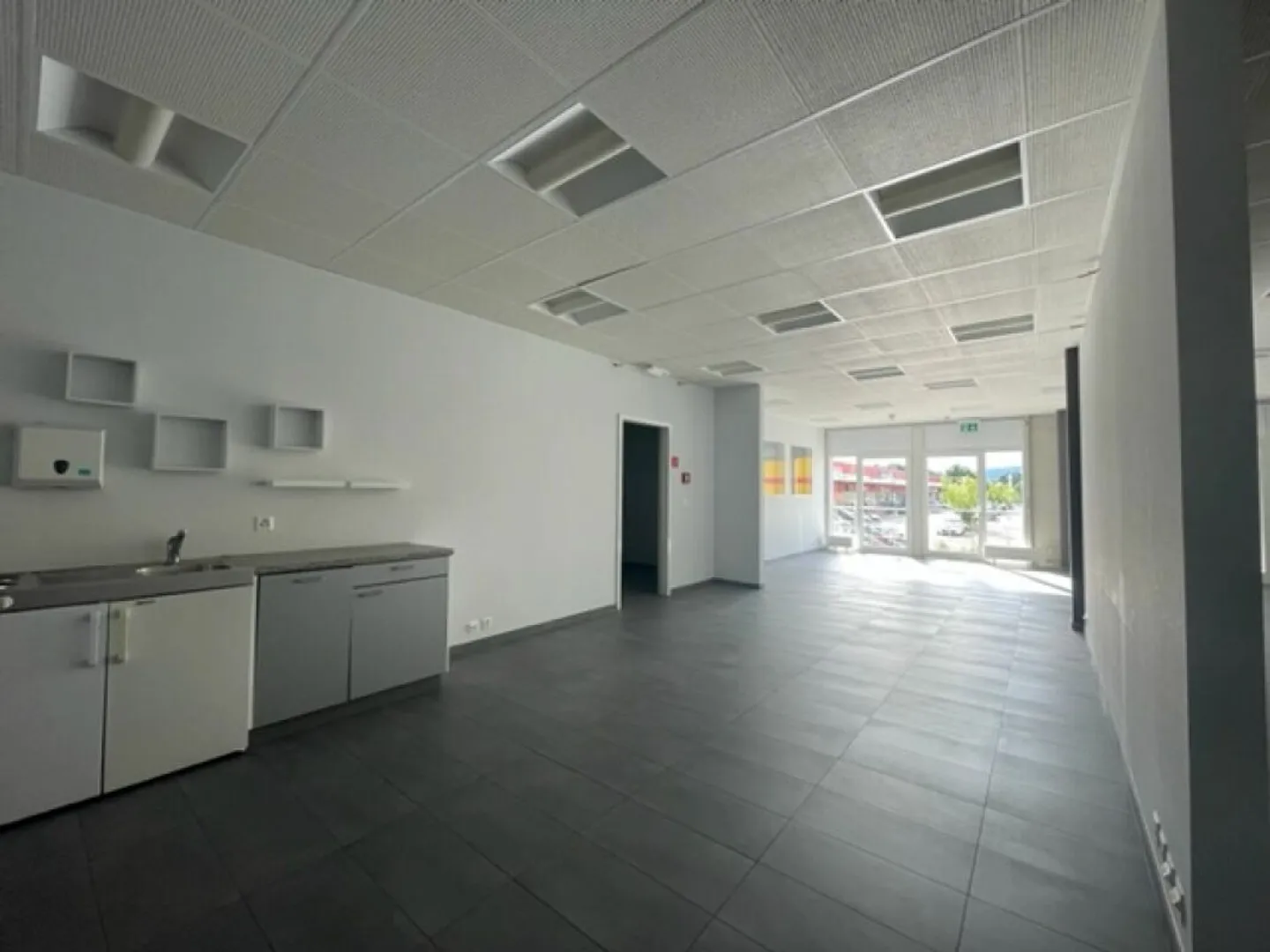 Gewerbefläche von 282 m2 in Montagny-près-Yverdon - Foto 1 von 6
