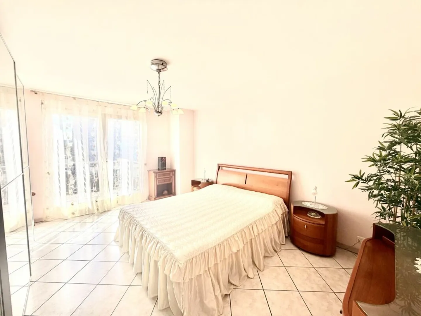 Grosszügiges 7.5-Zimmer Doppel-Einfamilienhaus in Bellach! - Foto 4 di 13