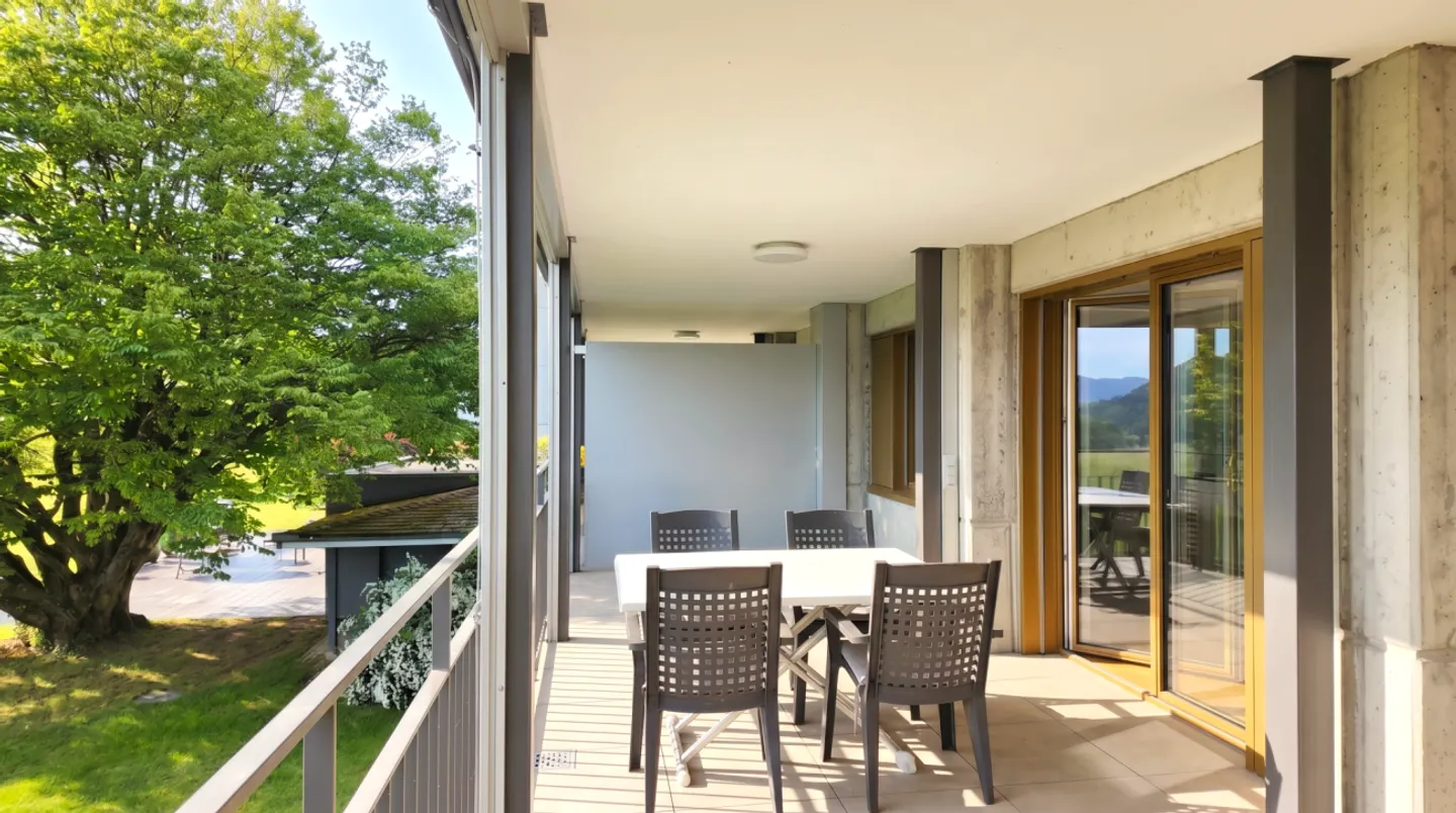 Apartment with panoramic view into the greenery - Photo 2 of 9