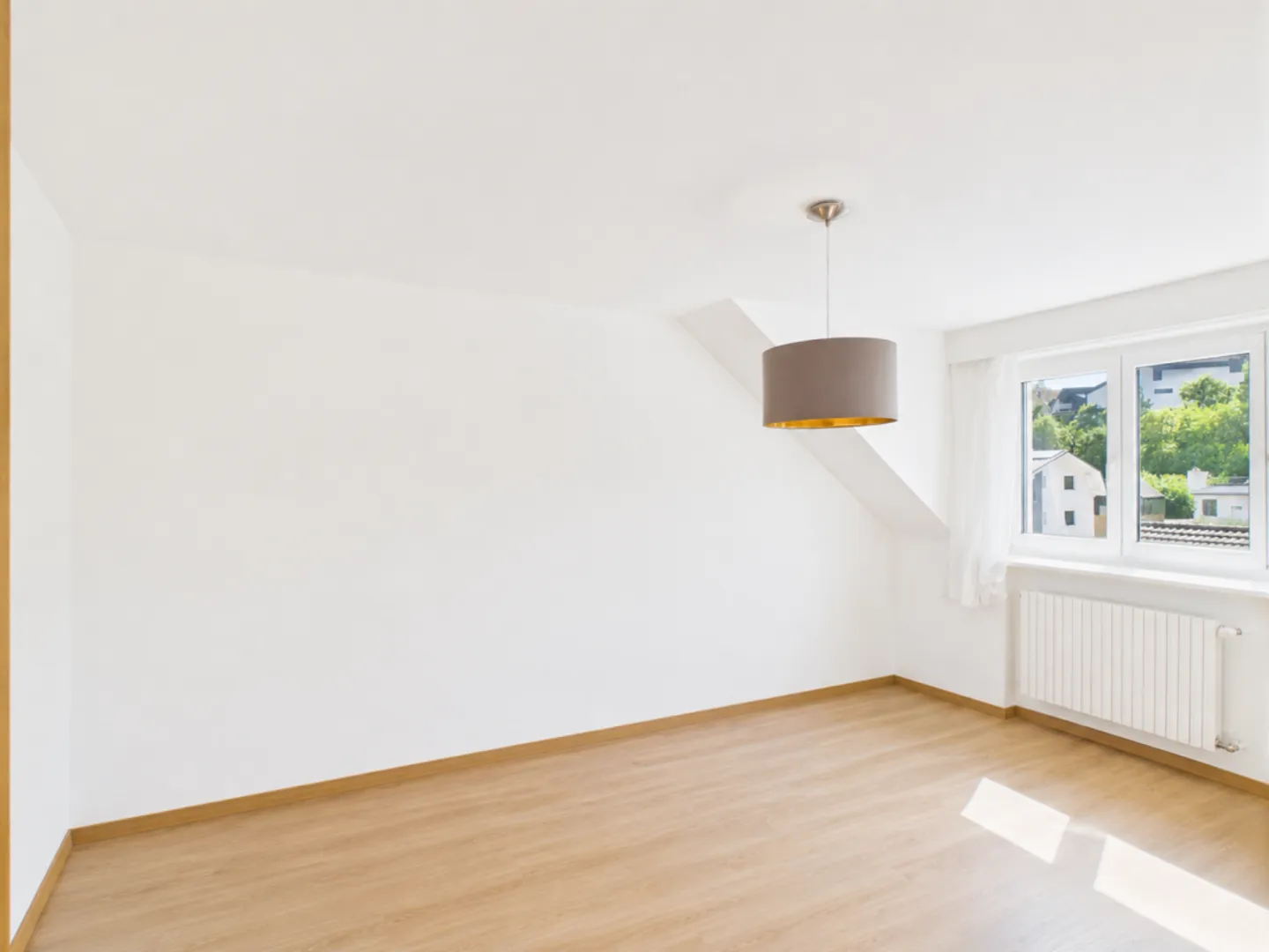 Spacious penthouse apartment in the best location in Frenkendorf - Photo 8 of 13