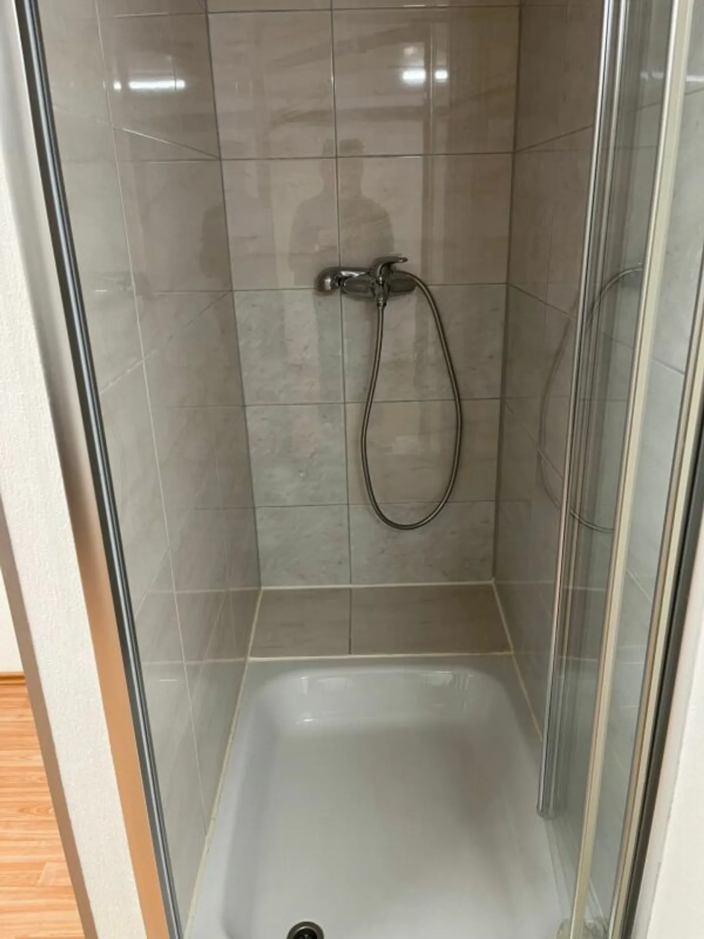 Geräumiger Bastelraum mieten - Foto 4 von 5